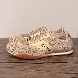 Womens GUESS  Canvas Gold Logo Signature Fashion Shoes Sneakers Size 10